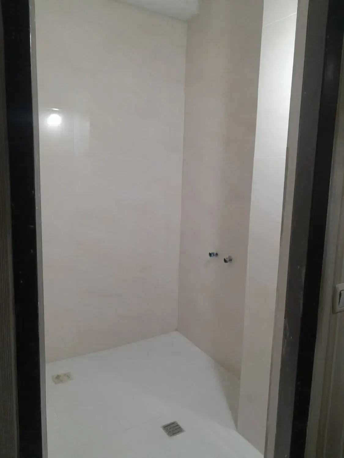 کاشی کار سرامیک کاشیکاری گچ لکه گیری تخریب بندکشی