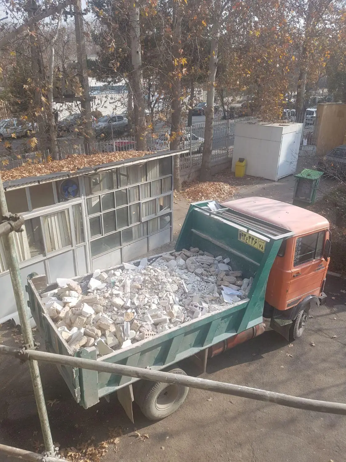 تخریب باز سازی داخل واحد