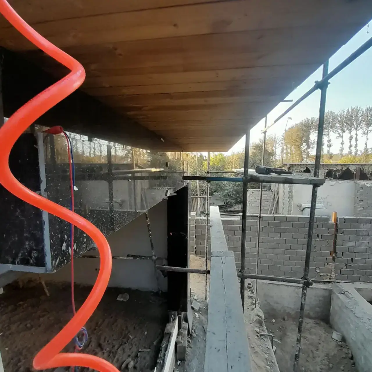 نصاب ترموود، لمبه چوبی و استادکار چوب