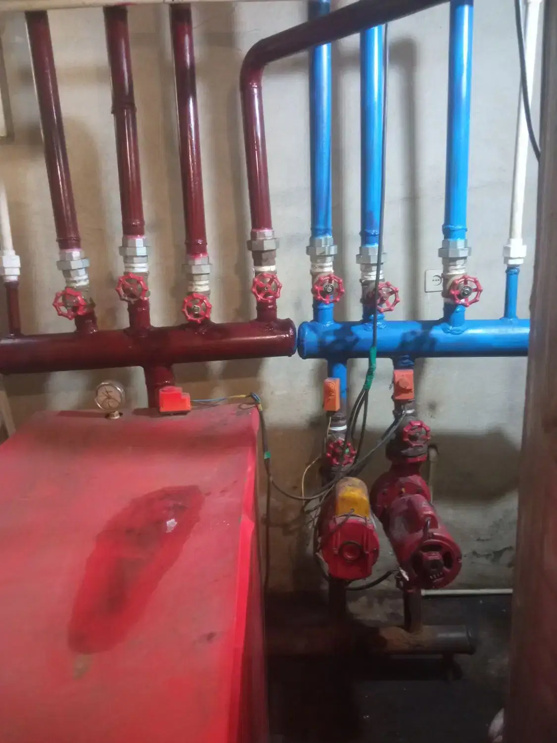 لوله کشی نصب پمپ پکیچ موتور خانه