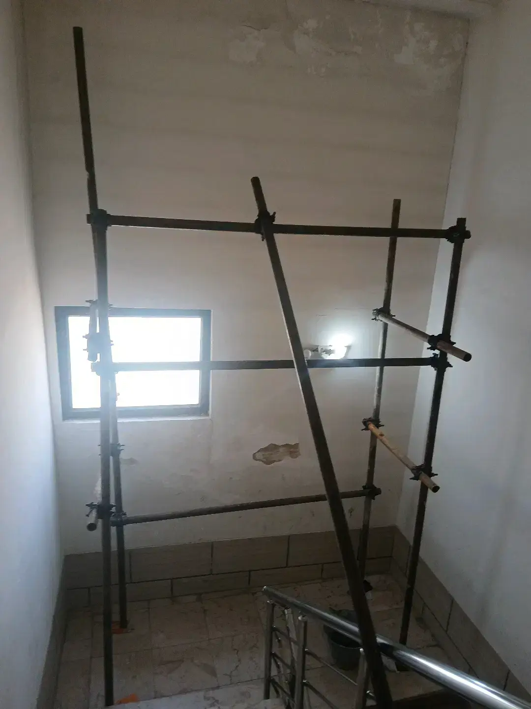 اجاره تخته و بشکه داربست در محل