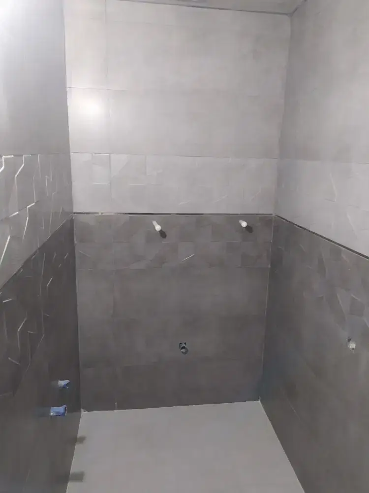 کاشی کار سرامیک کاشیکاری گچ لکه گیری تخریب بندکشی