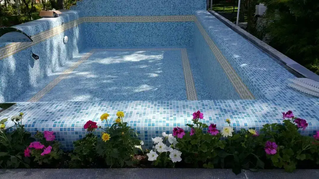 ساخت استخر آب بندی کاشیکار کاشیکاری طراحی تعمیرات