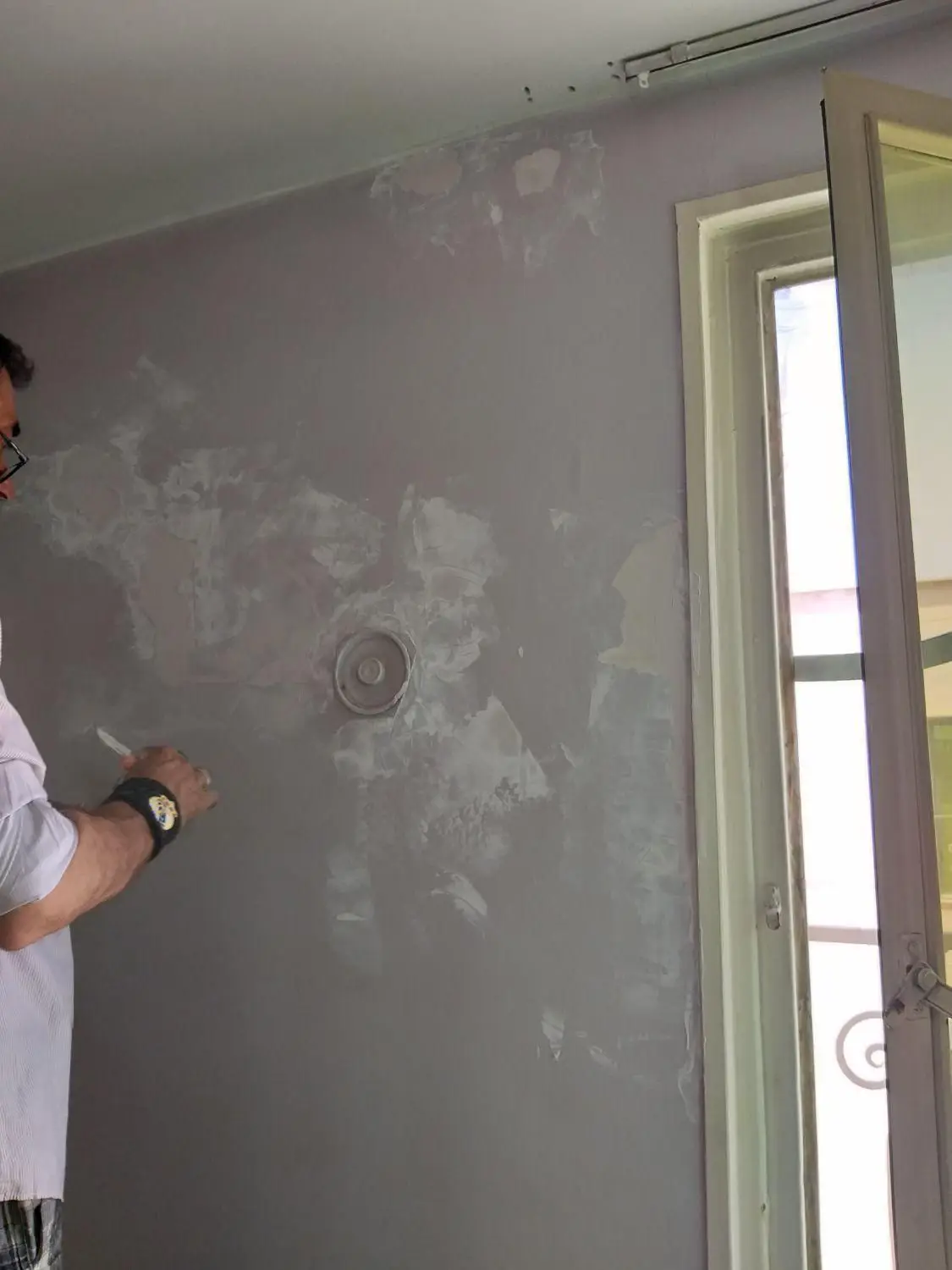 نصب کاغذ دیواری پارکت کفپوش سقف کاذب