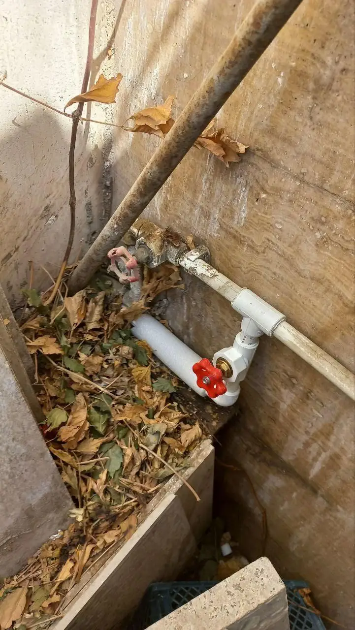 لوله کش آب فاضلاب پمپ تعمیرات شیرالات