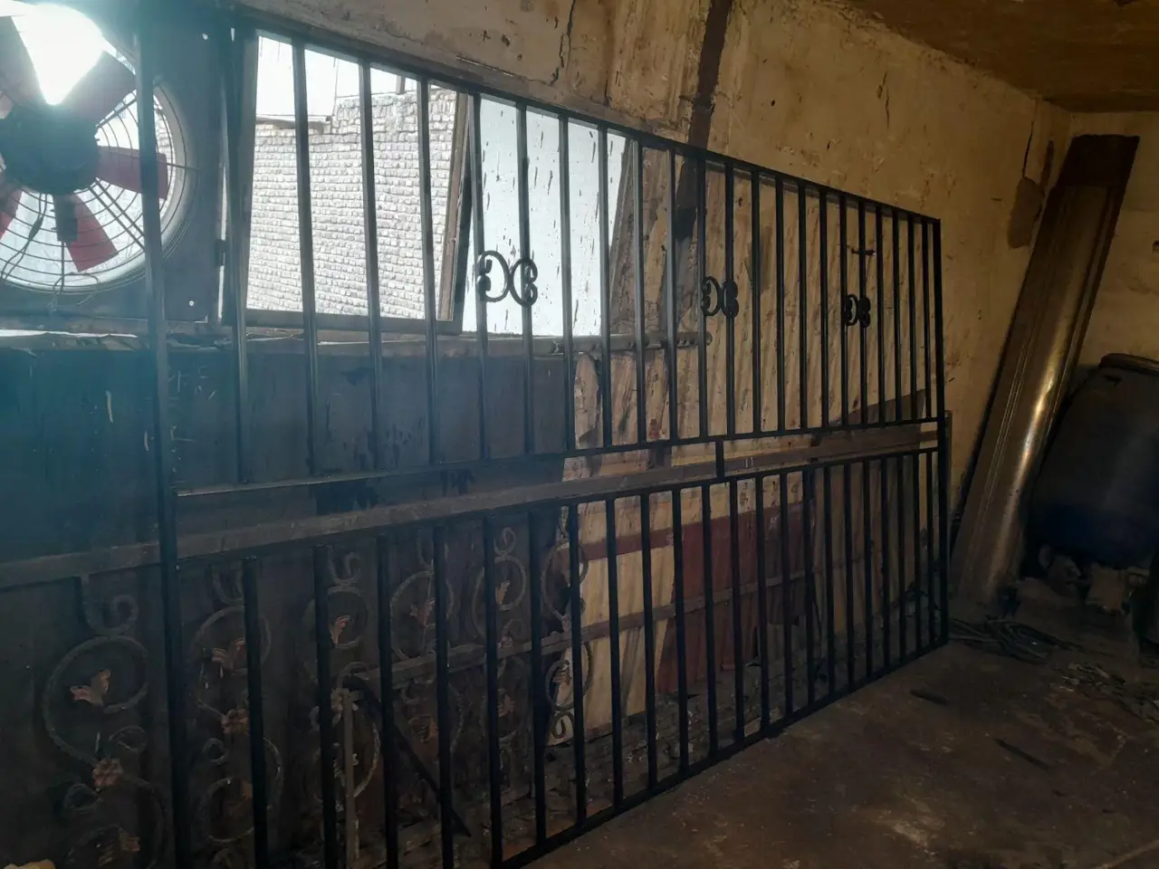 حفاظ درب اکاردونی نرده چهارچوب شاخ گوزنی جوشکار