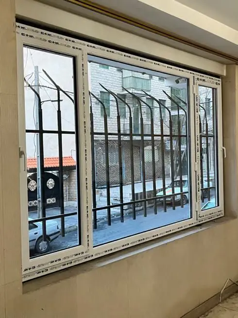 ساخت و نصب و تعمیر در و پنجره و توری