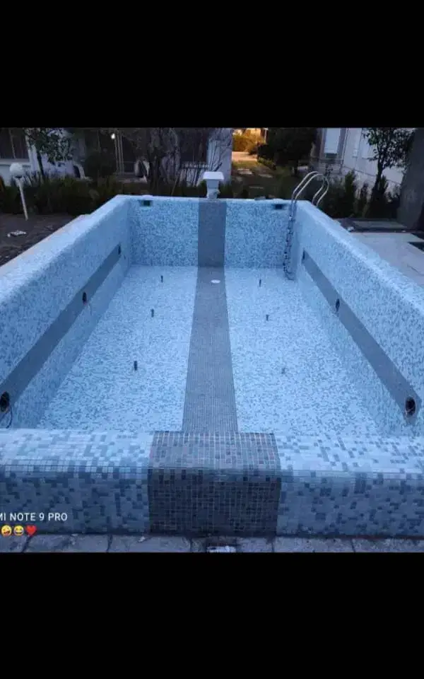 ساخت استخر آب بندی کاشیکار کاشیکاری طراحی تعمیرات