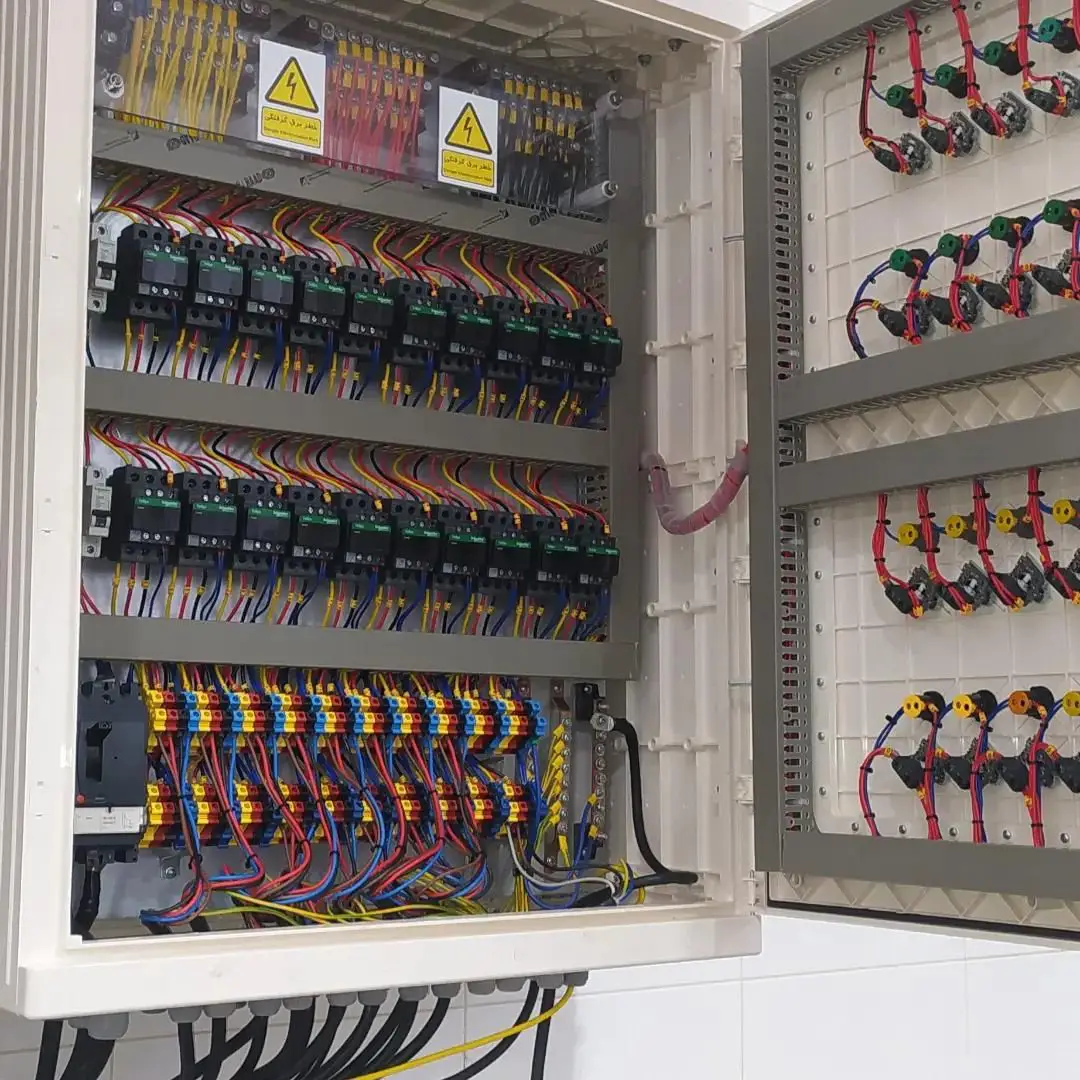 برقکار صنعتی و تابلو برق plc و کنتاکتوری و ساختمان