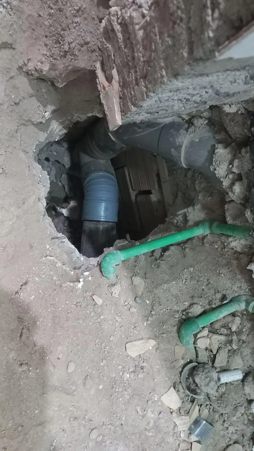 لوله کش آب فاضلاب پمپ تعمیرات شیرالات