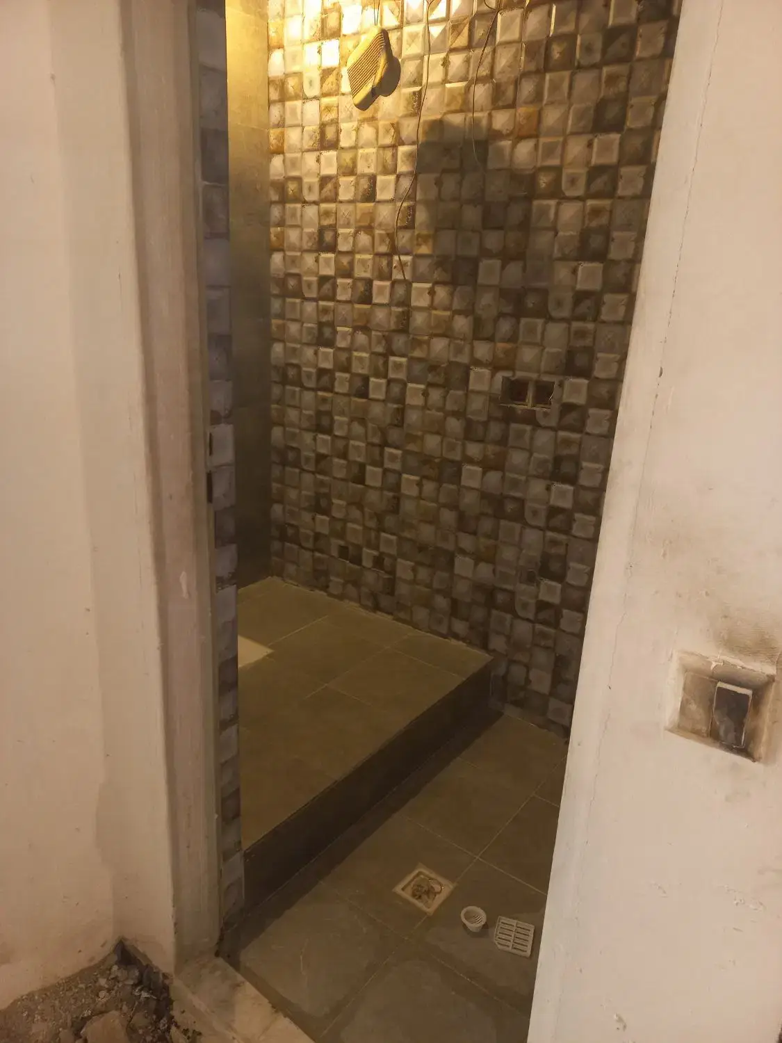 تخریب کاشی کاری گچکاری لوله کشی سیمان کاری بنایی