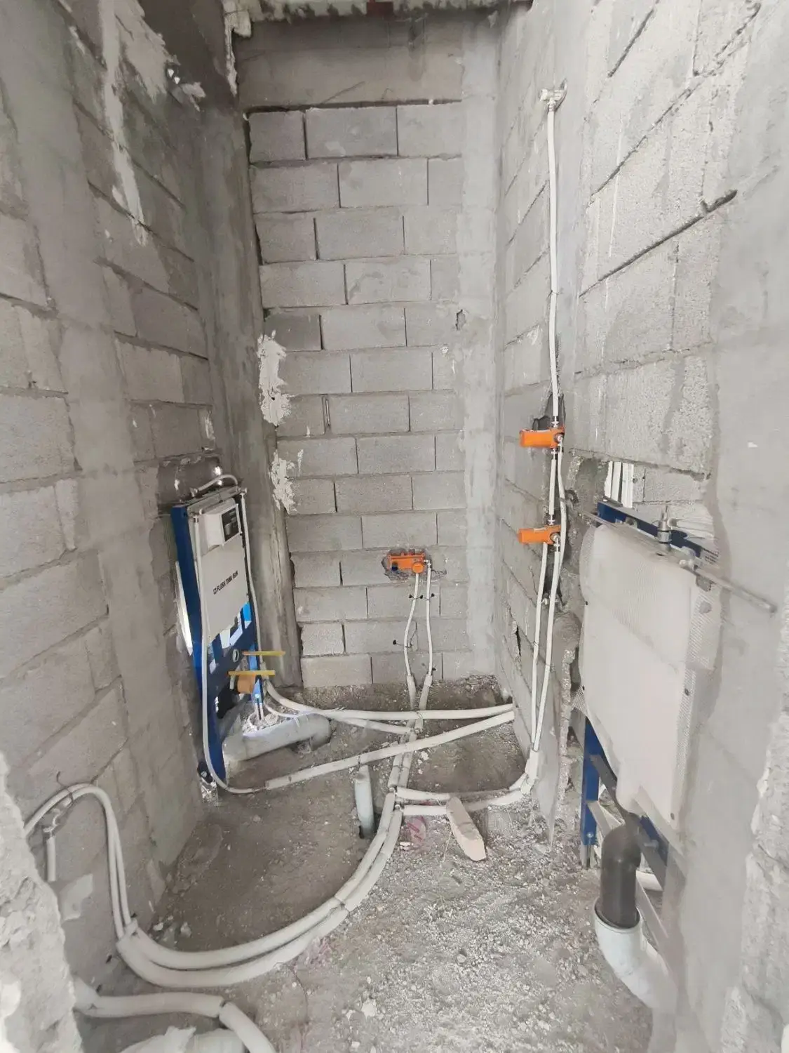 نصب شیرآلات و رادیاتور و لوله کشی