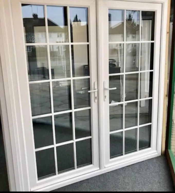 ساخت و نصب و تعمیر در و پنجره و توری