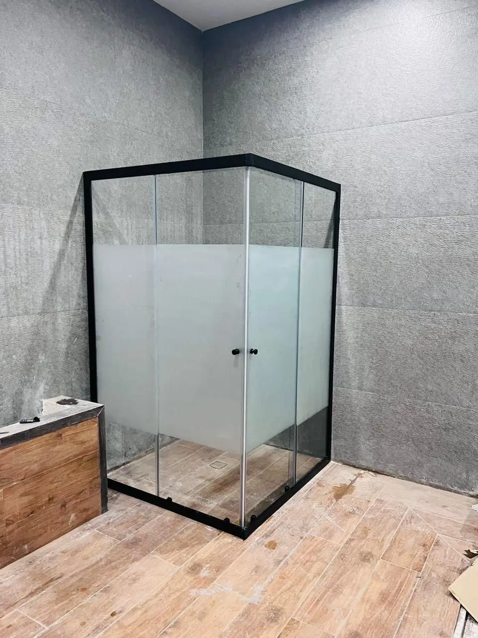 شیشه میرال و سکوریت نرده شیشه کابین دوش شیشه بالکن