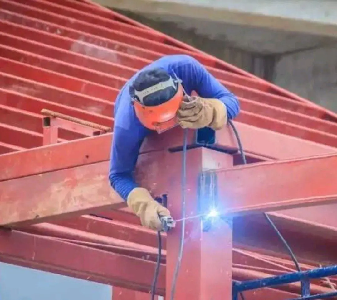 خدماتی جوشکاری اسکلت،شیروانی،سوله،یاران