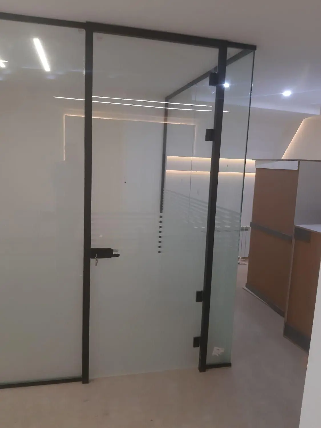 پارتیشن شیشه ای / درب اتوماتیک / شیشه میرال